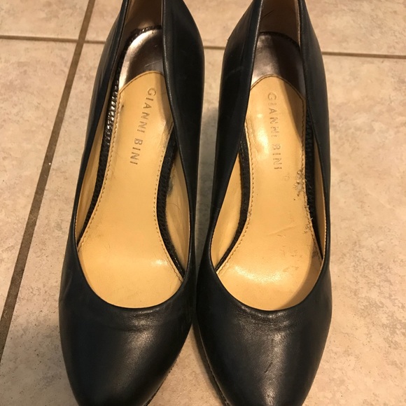 High heels - Picture 2 of 2